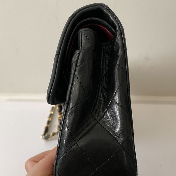 SOLD Chanel Vintage Small Classic Flap Lambskin - Picture 5 of 17